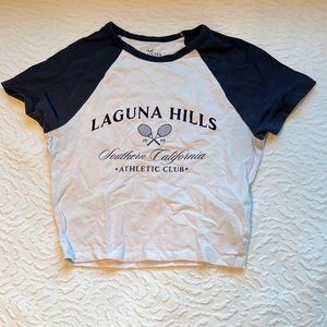 white 🤍 laguna hills tennis cropped baby tee 
hollister california